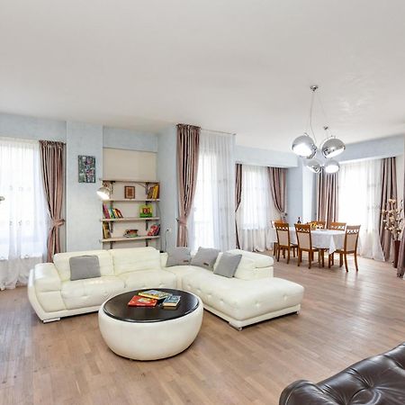 Serviced Apartment On Rustaveli Avenue 9 Tbilisi Exterior photo
