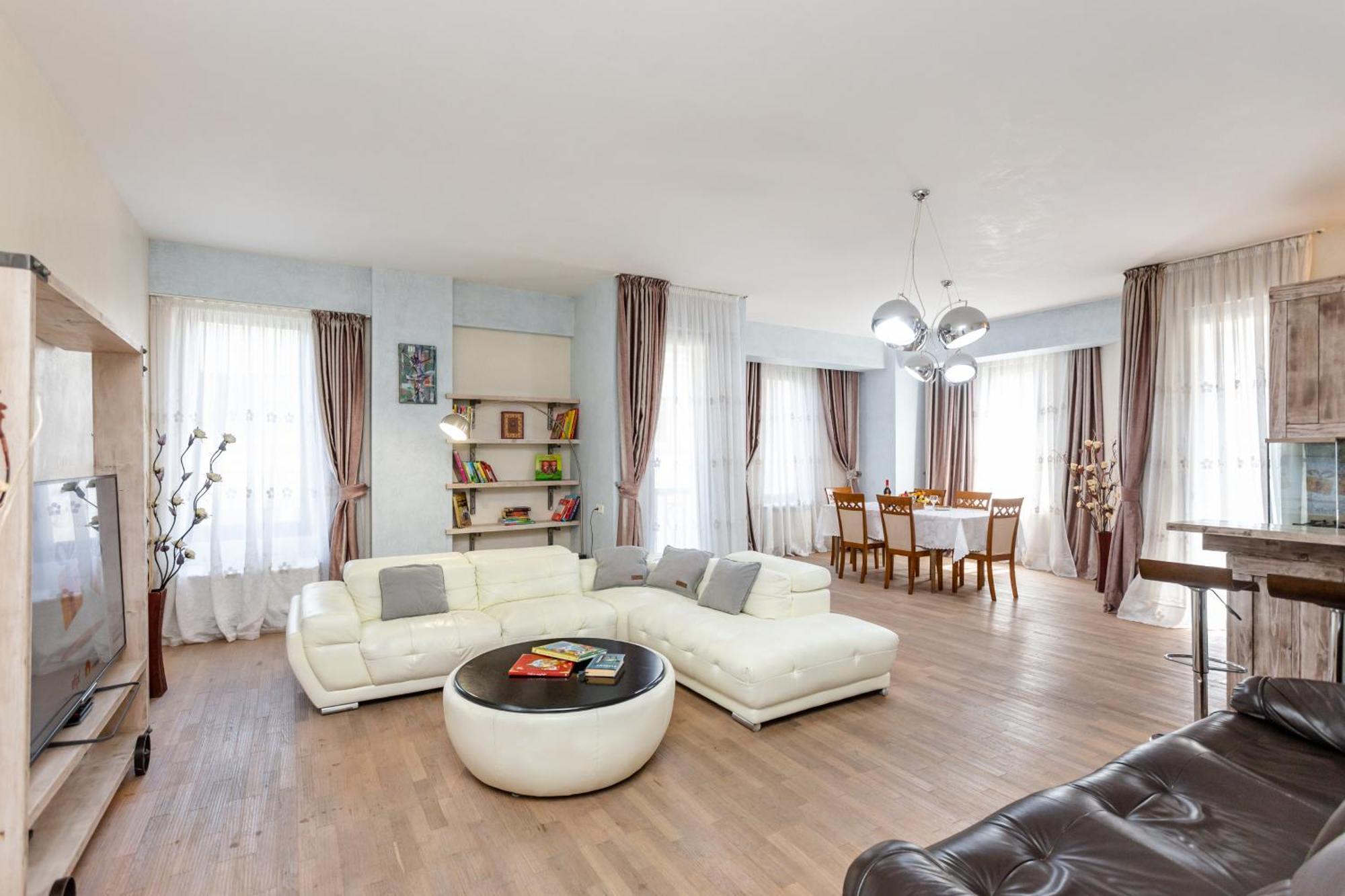 Serviced Apartment On Rustaveli Avenue 9 Tbilisi Exterior photo